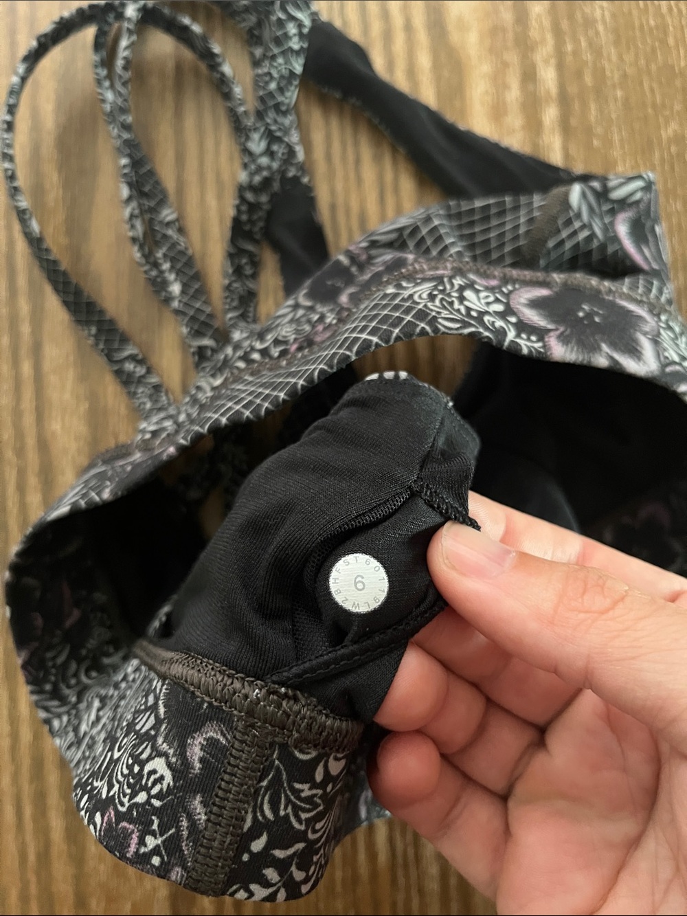 LULULEMON Energy Bra Trellis Bloom Energy Bra Ice Grey Black Women's Size 6 - Picture 6 of 6